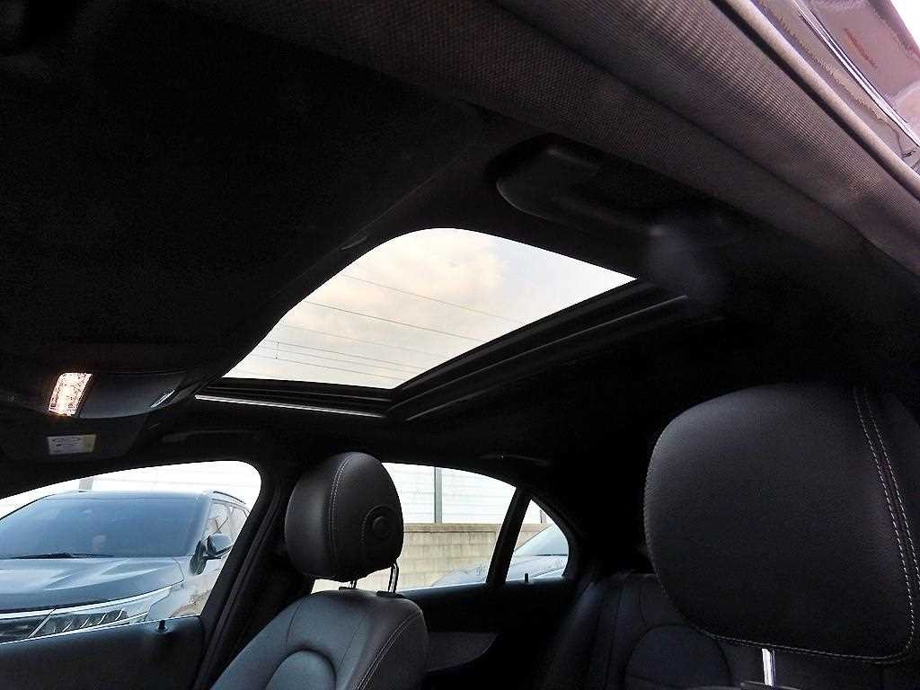 벤츠 C 클래스 C클래스 W205 C200 AMG LINE 이미지 17