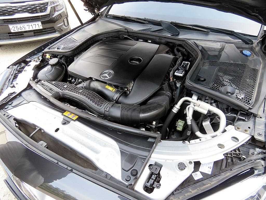 벤츠 C 클래스 C클래스 W205 C200 AMG LINE 이미지 19