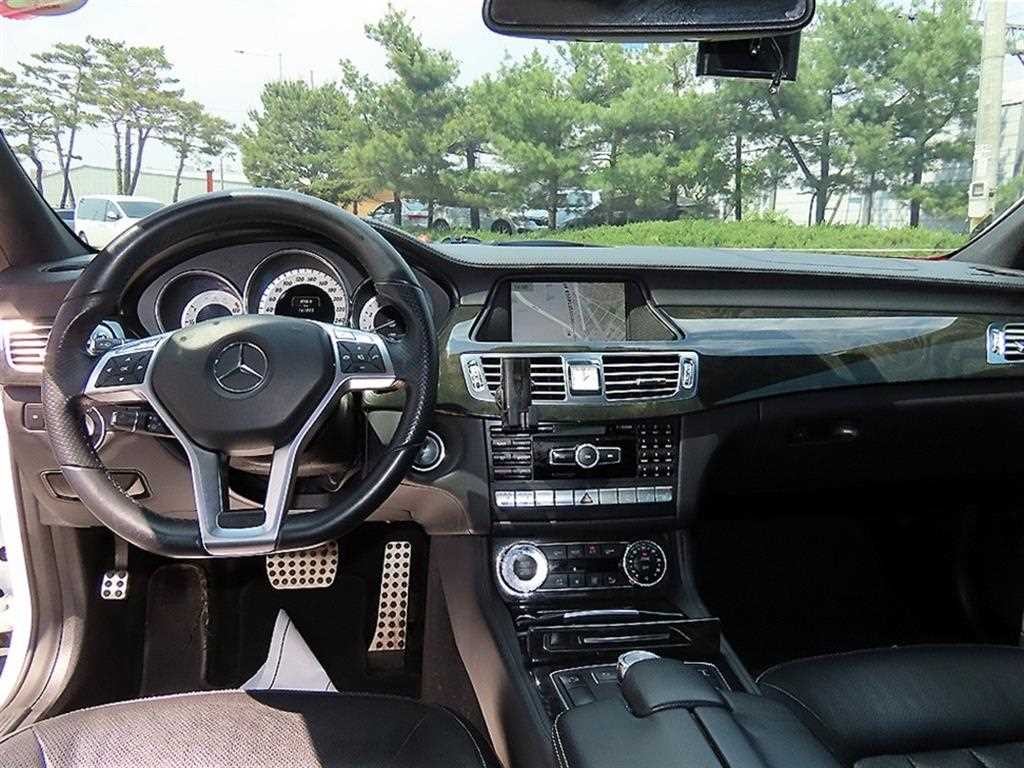 벤츠 CLS 클래스 CLS클래스 W218 CLS 350 AMG 스포츠팩 이미지 7