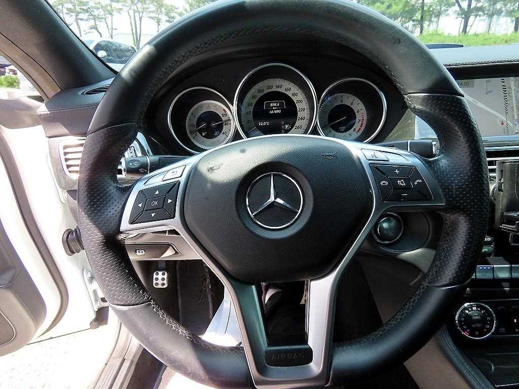 벤츠 CLS 클래스 CLS클래스 W218 CLS 350 AMG 스포츠팩 이미지 8