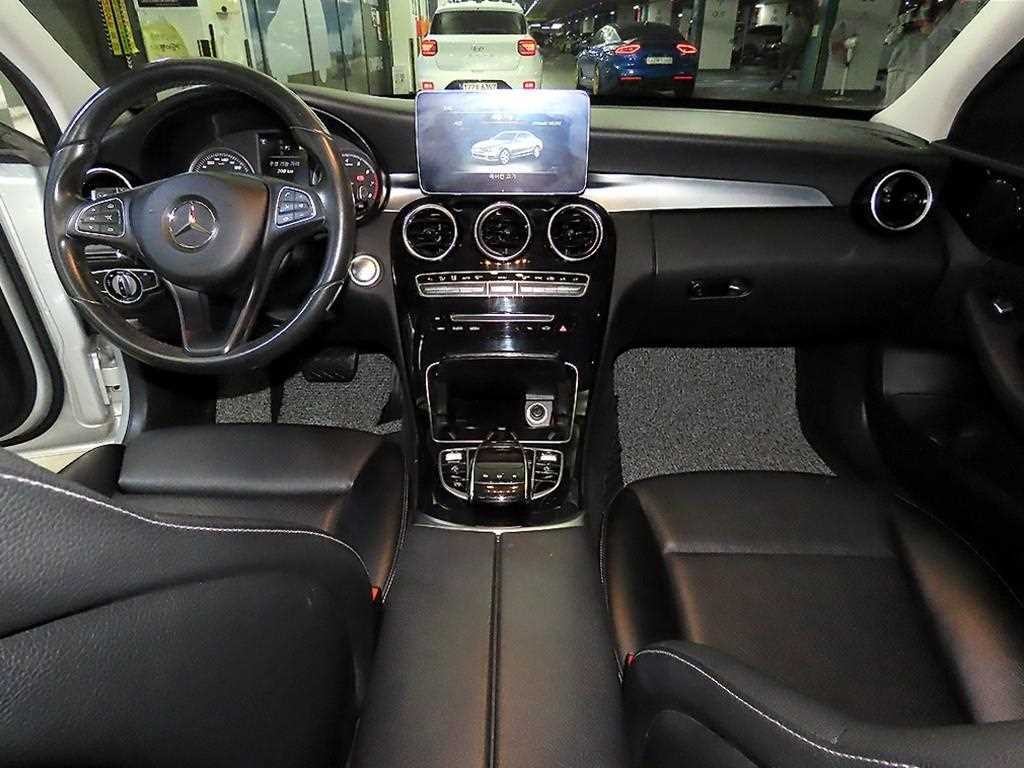 벤츠 C 클래스 C클래스 W205 C200 이미지 10
