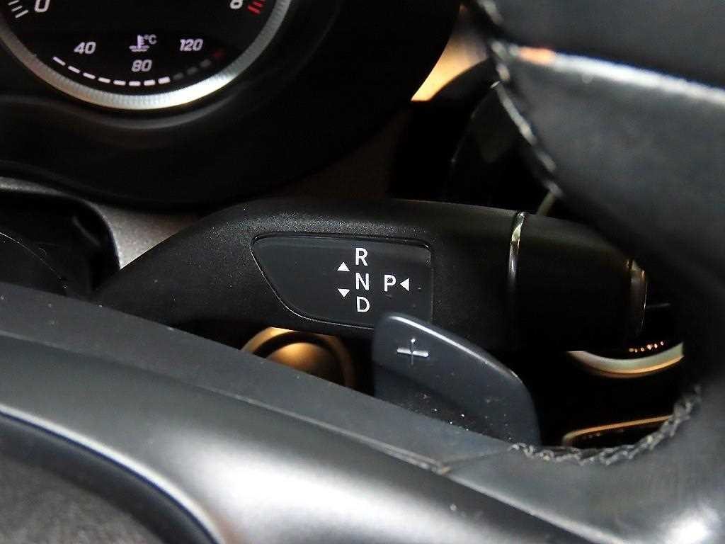 벤츠 C 클래스 C클래스 W205 C200 이미지 13
