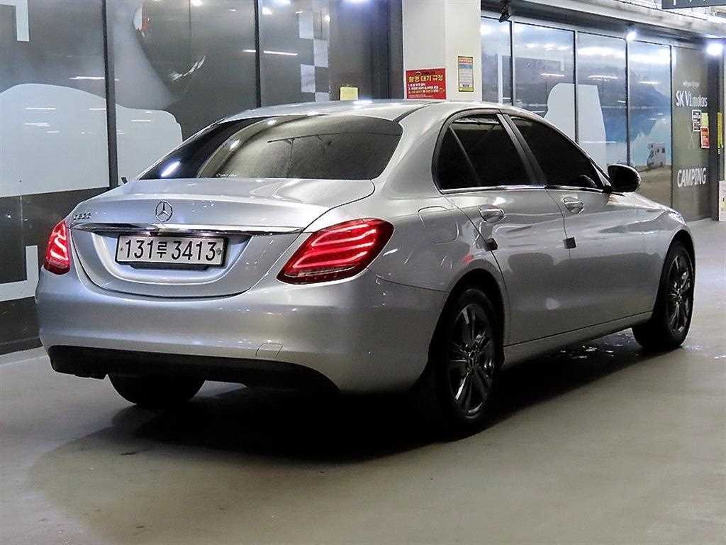 벤츠 C 클래스 C클래스 W205 C200 이미지 4