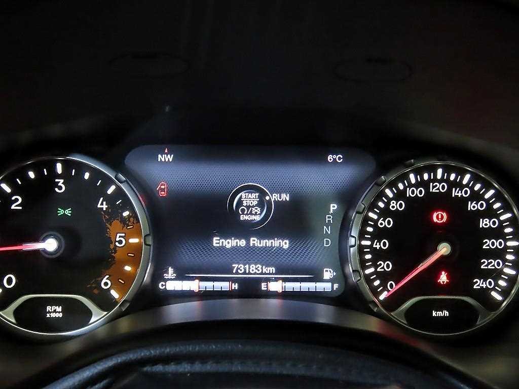 지프 레니게이드 2.0 디젤 론지튜드 AWD 이미지 9