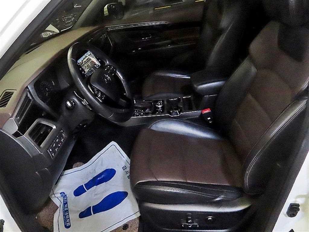 KG모빌리티(쌍용) 코란도 뷰티풀코란도 2WD 디젤 1.6 판타스틱 이미지 6