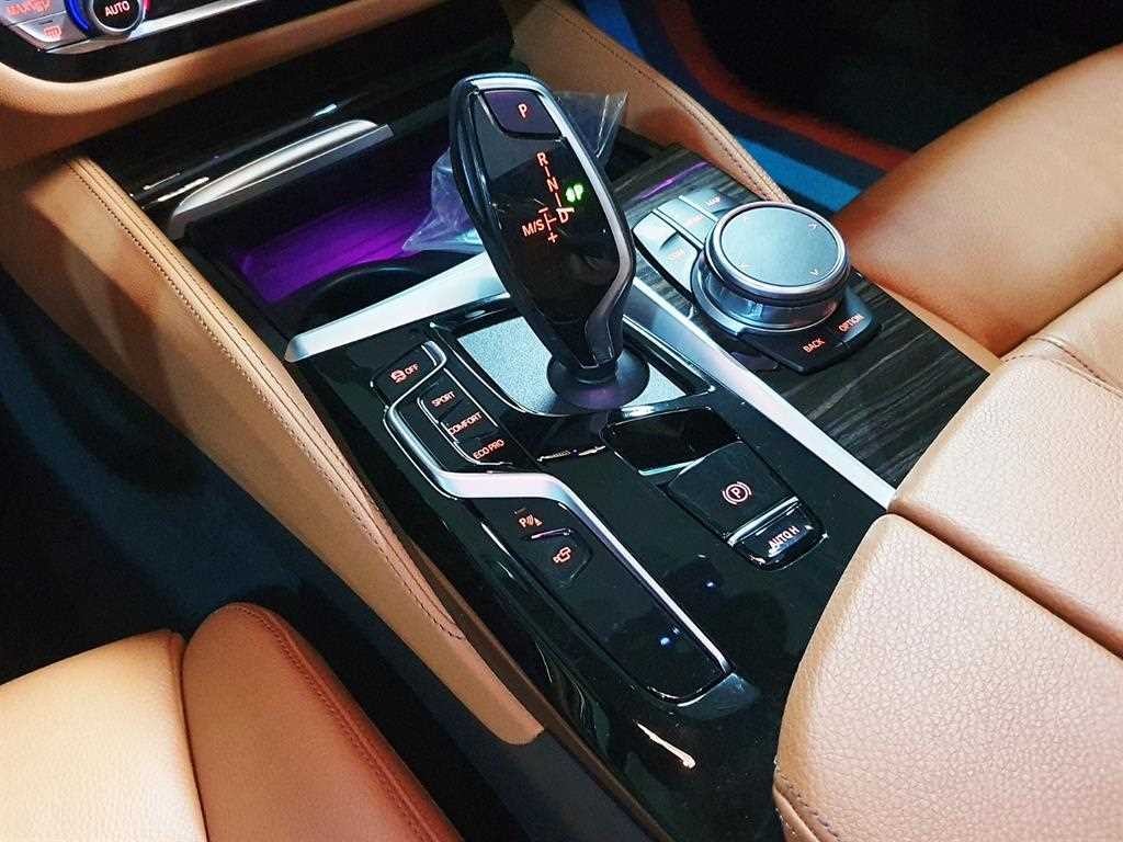 BMW 5시리즈 5시리즈 (G30) 520i M 스포츠 이미지 12