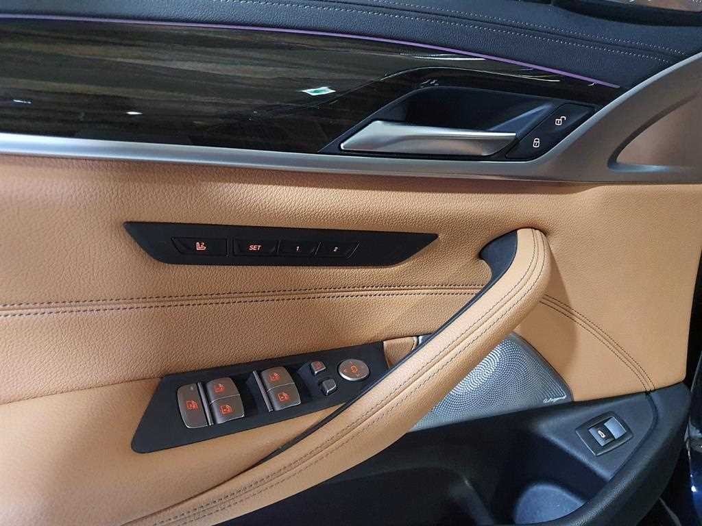BMW 5시리즈 5시리즈 (G30) 520i M 스포츠 이미지 14
