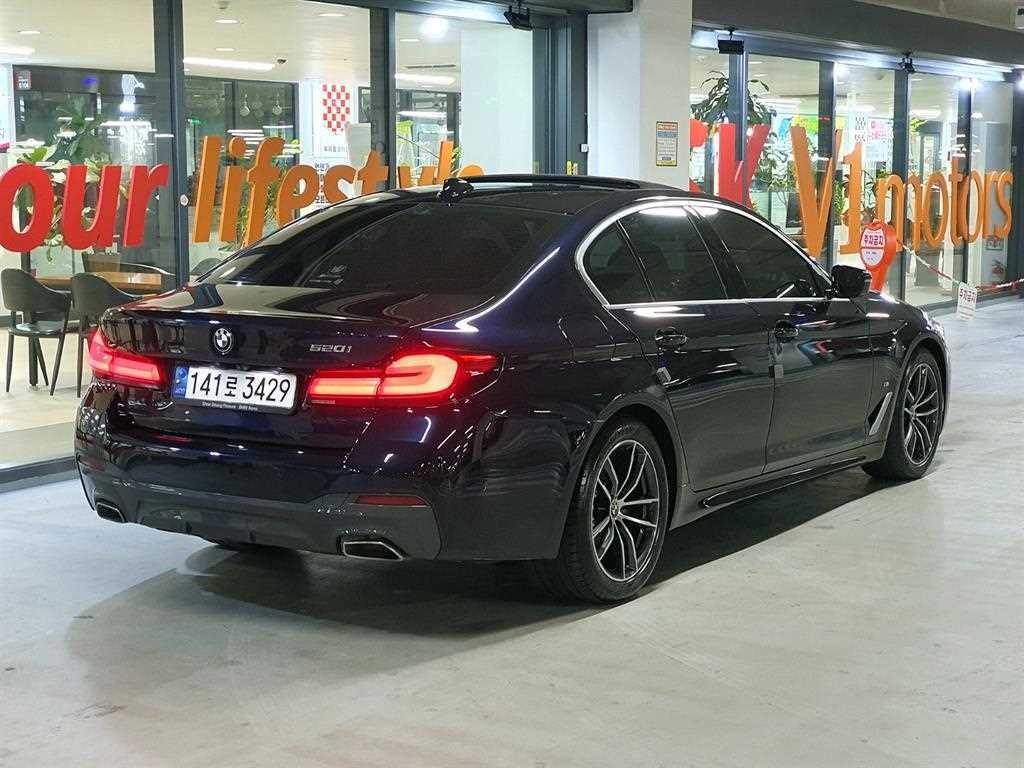 BMW 5시리즈 5시리즈 (G30) 520i M 스포츠 이미지 3