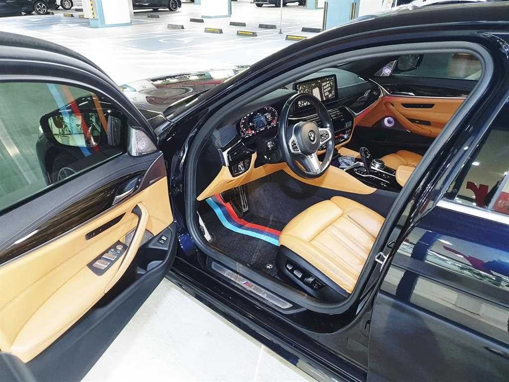 BMW 5시리즈 5시리즈 (G30) 520i M 스포츠 이미지 5