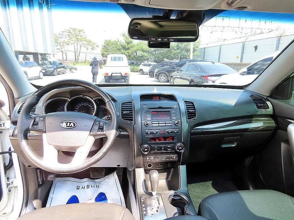 기아 쏘렌토 쏘렌토 R 디젤 2WD 2.0 TLX 최고급형 이미지 7