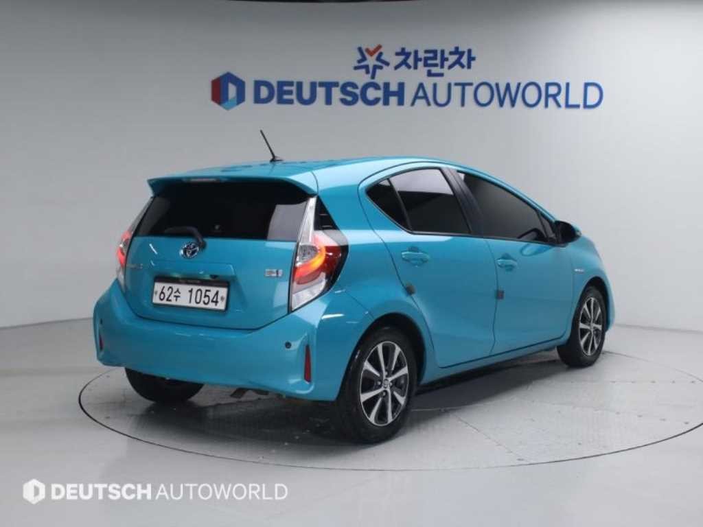 토요타 프리우스 프리우스C 1.5 이미지 2