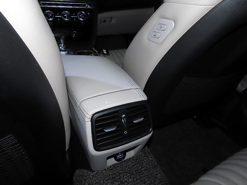 제네시스 G70 더 뉴 G70 가솔린 2.0T 4WD 기본형 이미지 17