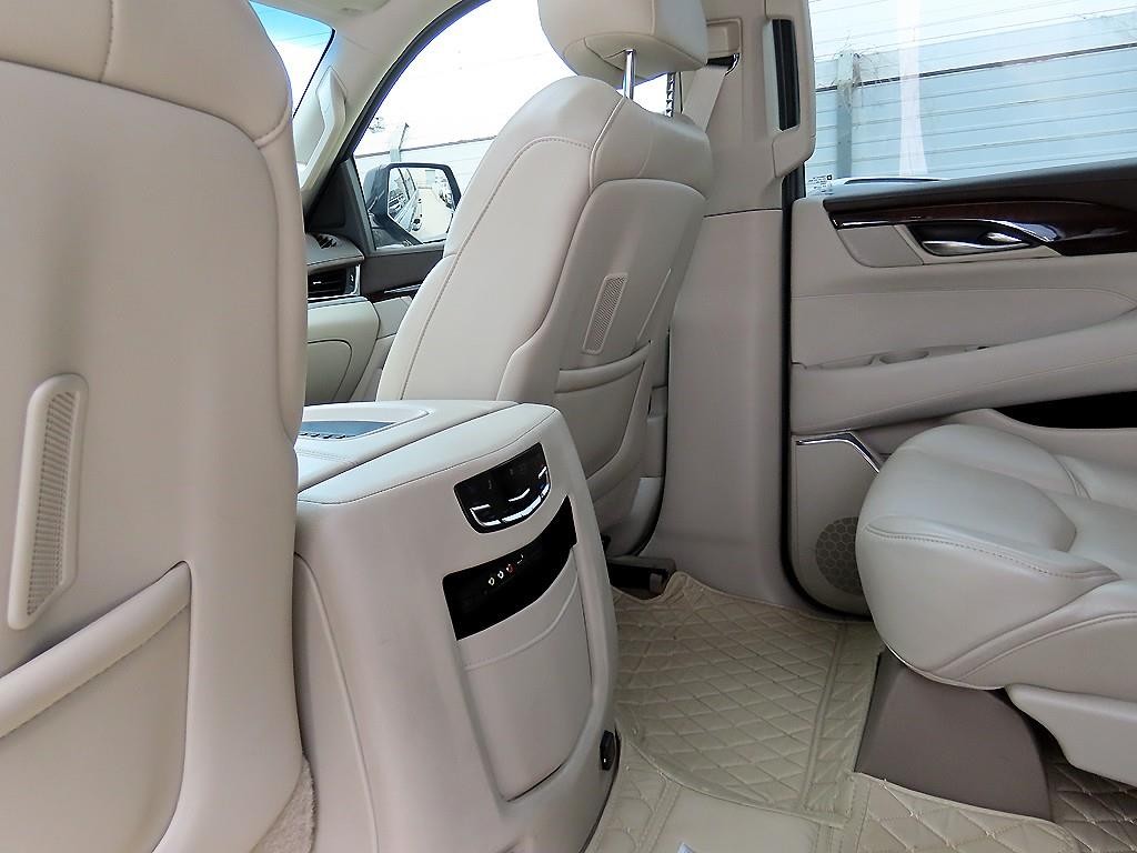 캐딜락 에스컬레이드 6.2 V8 ESV 이미지 14