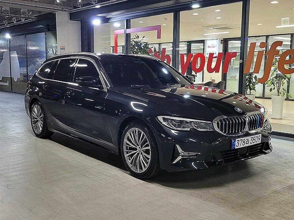 BMW 3시리즈 3시리즈 (G20) 320i 투어링 M 스포츠 이미지 1