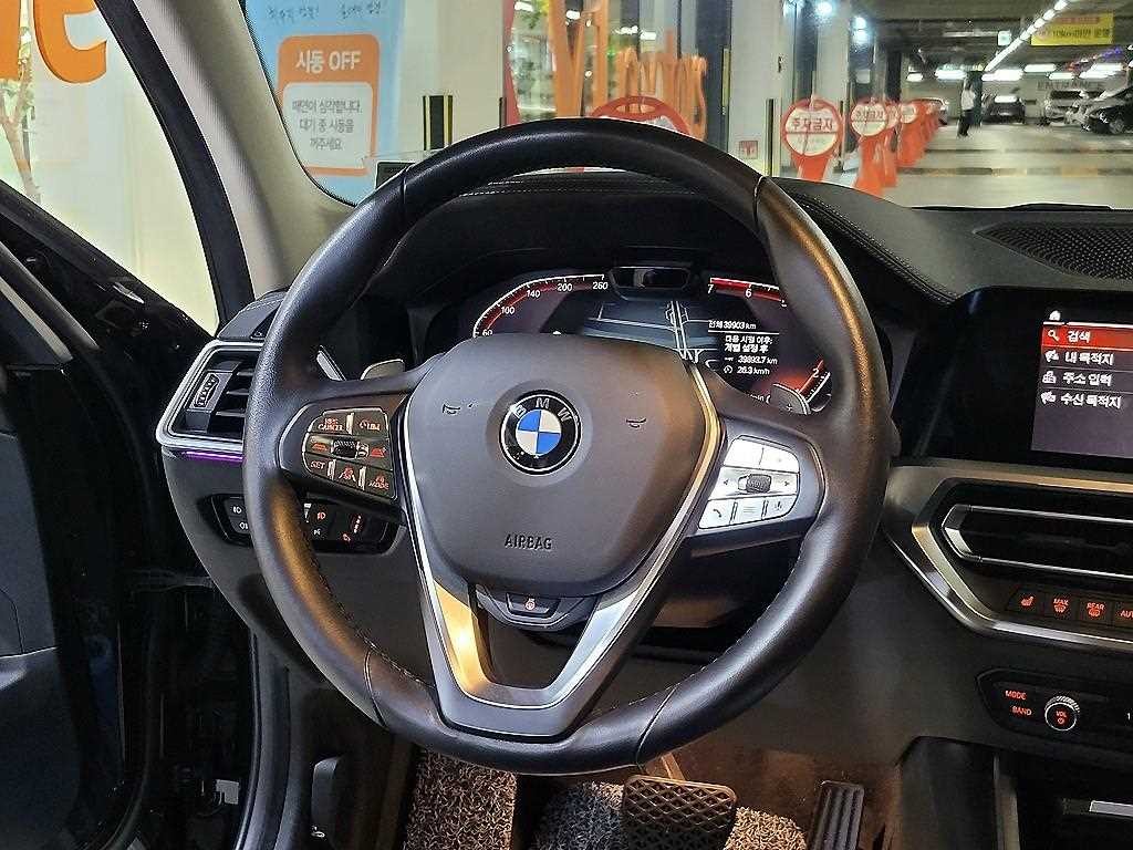 BMW 3시리즈 3시리즈 (G20) 320i 투어링 M 스포츠 이미지 9
