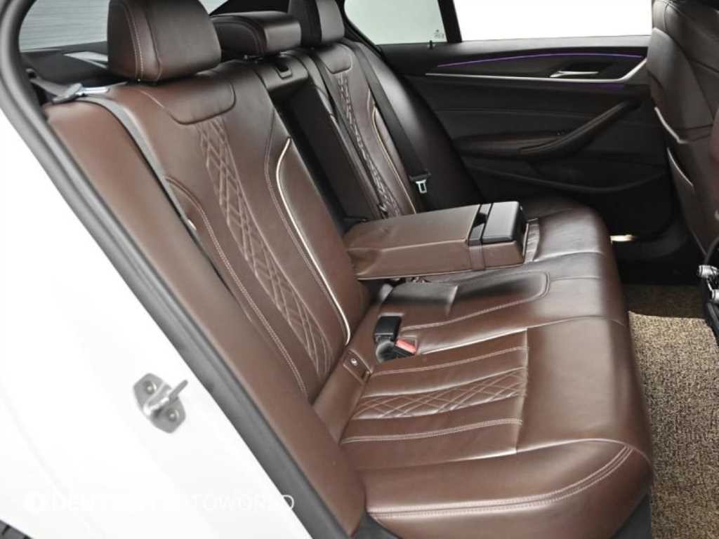 BMW 5시리즈 5시리즈 (G30) 530i M 스포츠 플러스 이미지 12