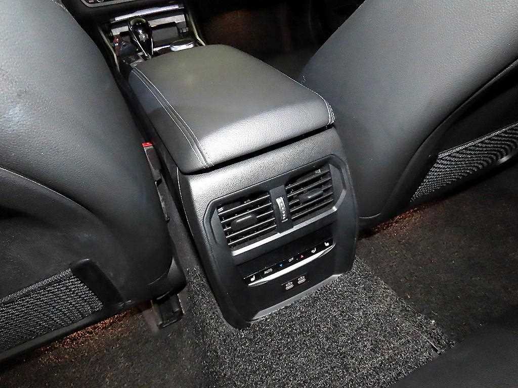 BMW 3시리즈 3시리즈 (G20) 320i 투어링 럭셔리 이미지 14