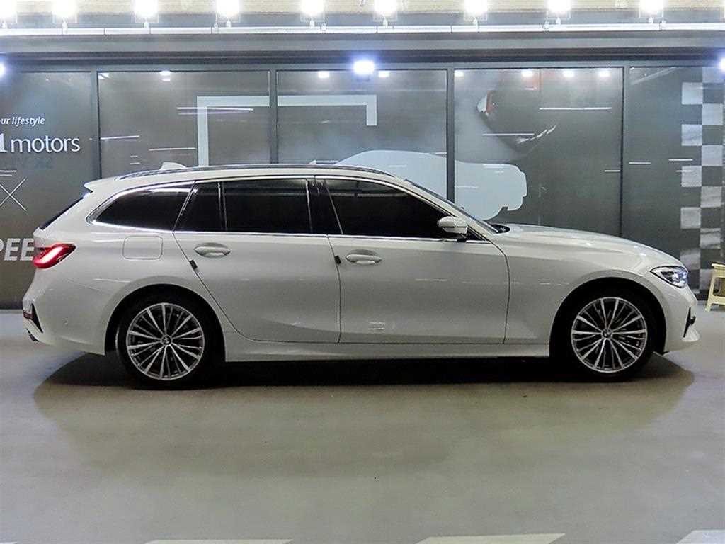 BMW 3시리즈 3시리즈 (G20) 320i 투어링 럭셔리 이미지 3