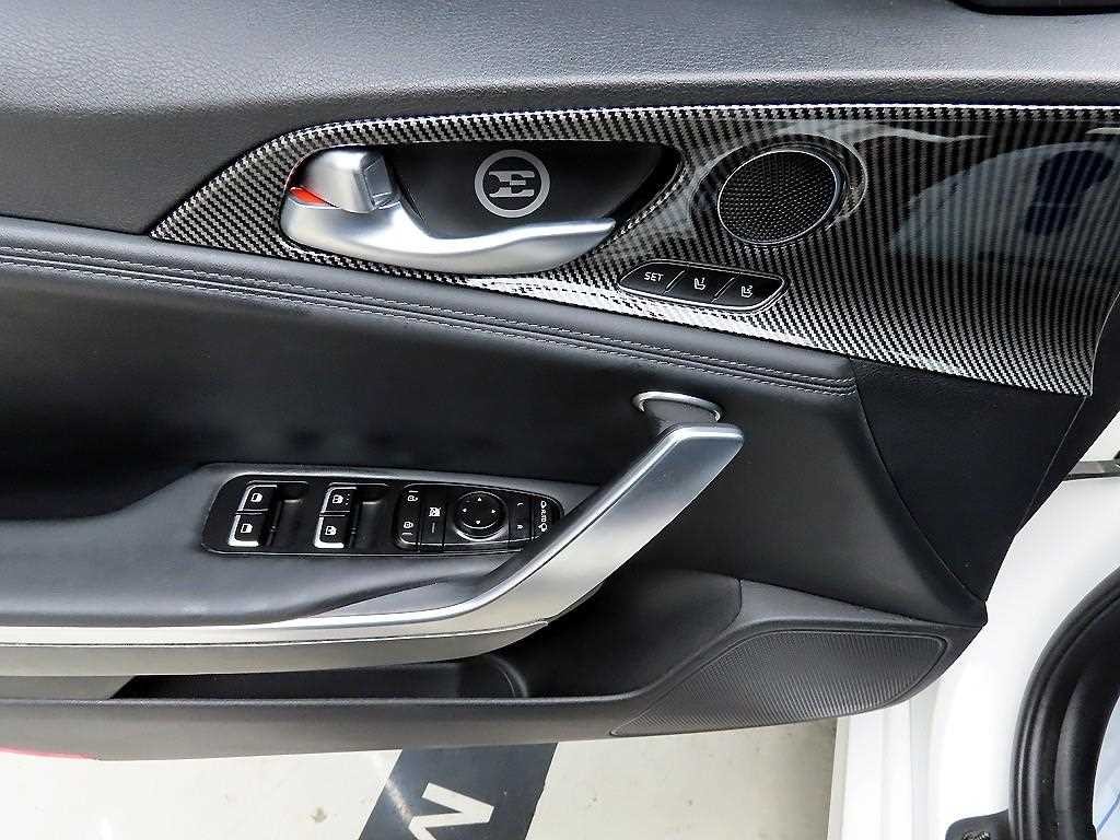 기아 스팅어 가솔린 2.0 터보 2WD 플래티넘 이미지 11