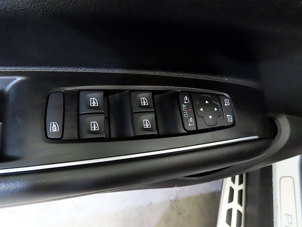 르노코리아(삼성) QM6 더뉴QM6 가솔린 2.0 GDe 프리미에르 2WD 이미지 13