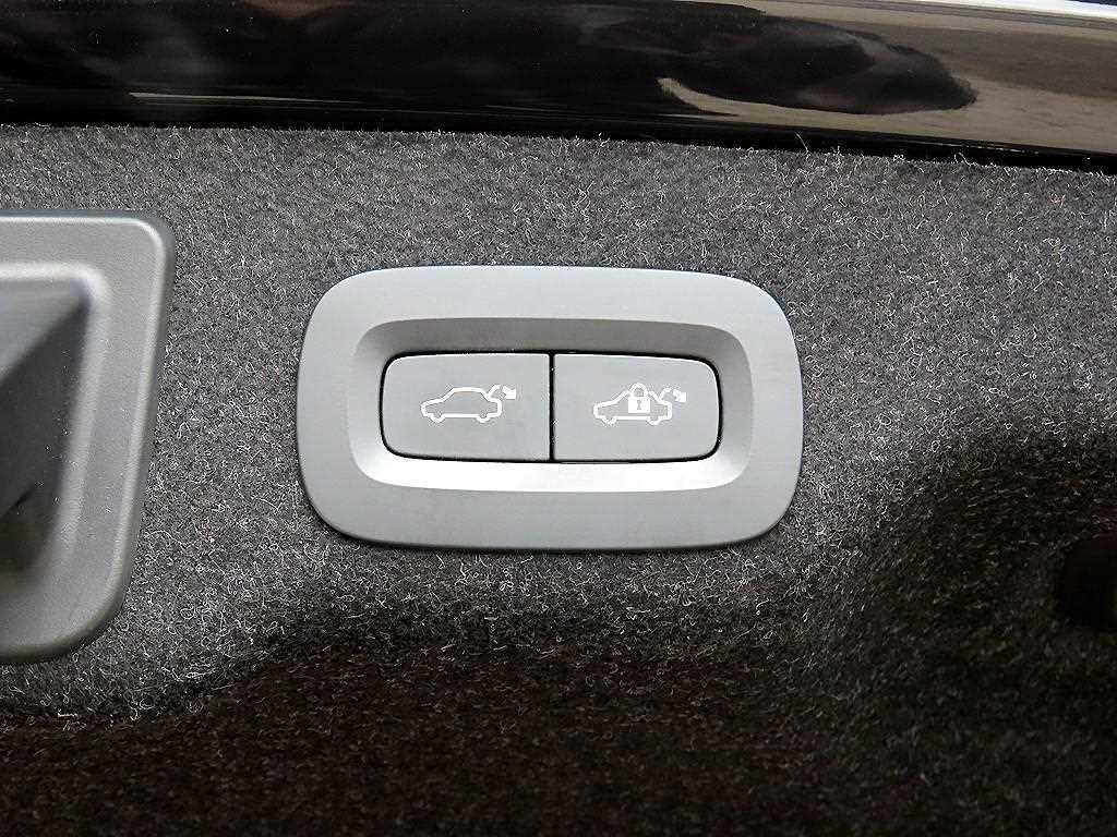 볼보 S90 B5 인스크립션 이미지 17
