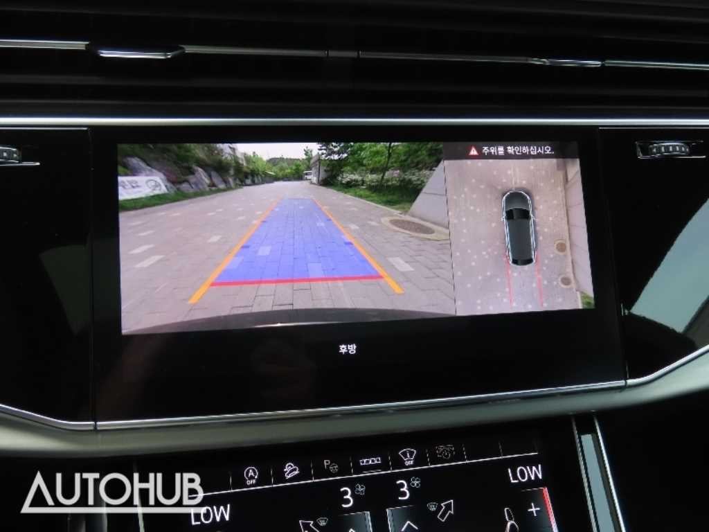 아우디 Q8 55 TFSI 콰트로 프리미엄 이미지 10