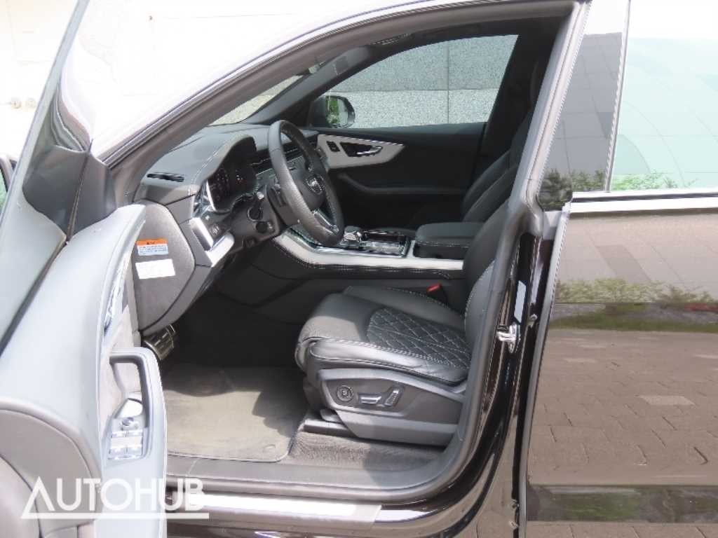 아우디 Q8 55 TFSI 콰트로 프리미엄 이미지 14