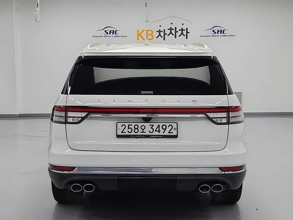 링컨 에비에이터 에비에이터 2세대 3.0 리저브 AWD 이미지 3