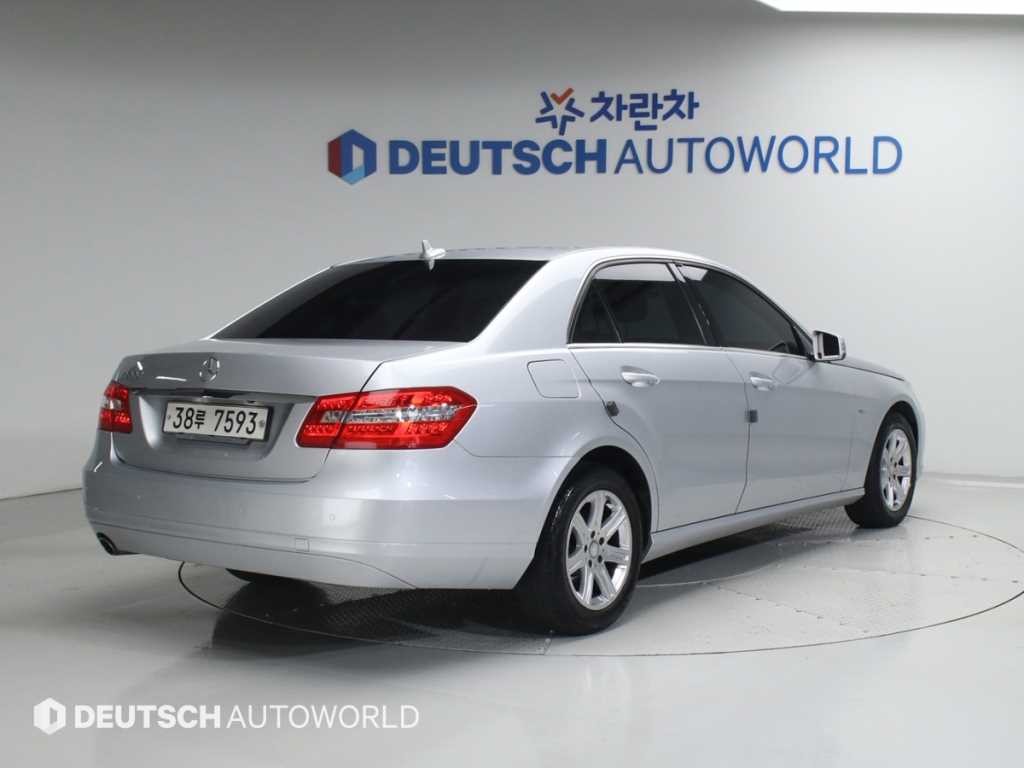 벤츠 E 클래스 E-클래스 W212 E200 CGI 이미지 2
