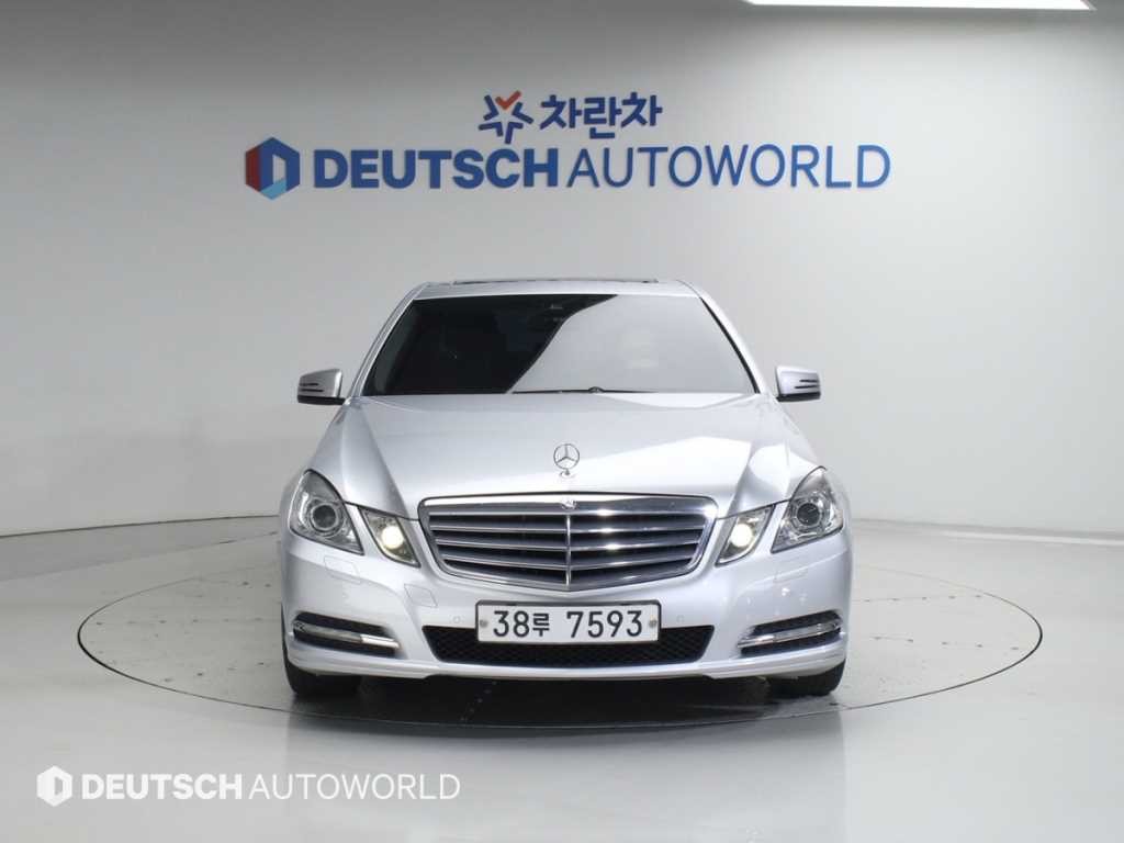 벤츠 E 클래스 E-클래스 W212 E200 CGI 이미지 3