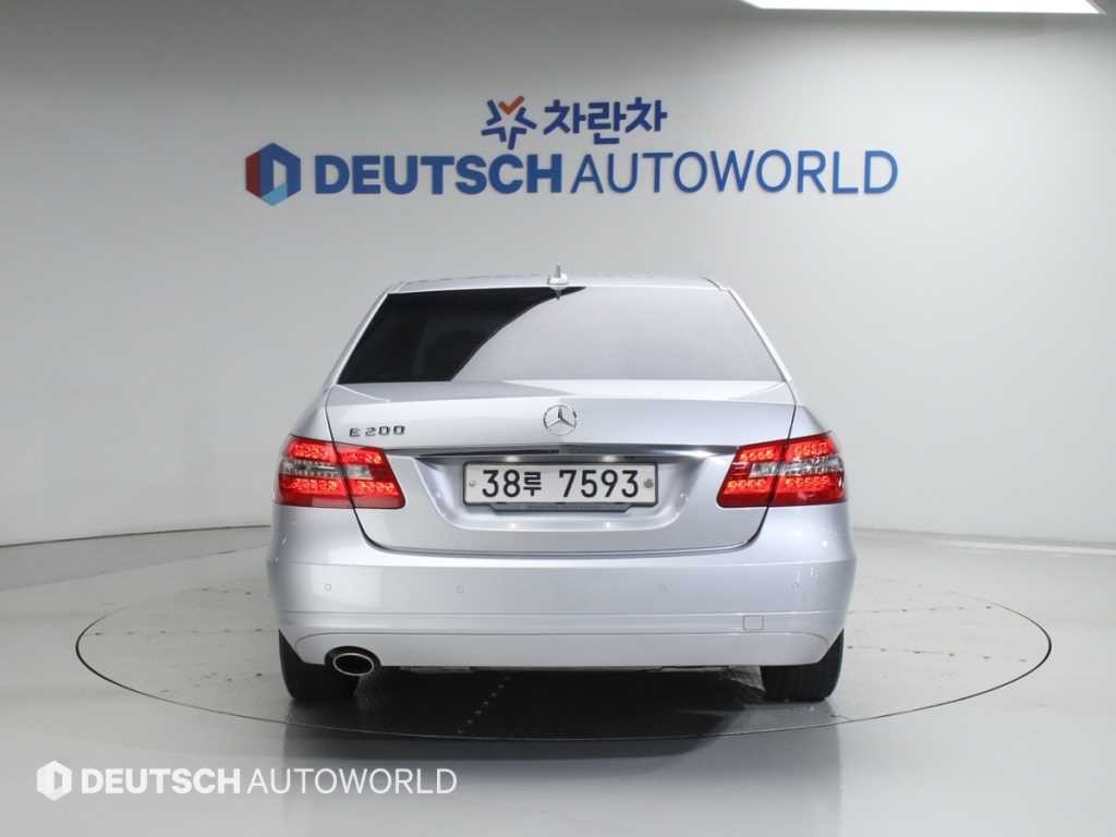 벤츠 E 클래스 E-클래스 W212 E200 CGI 이미지 4