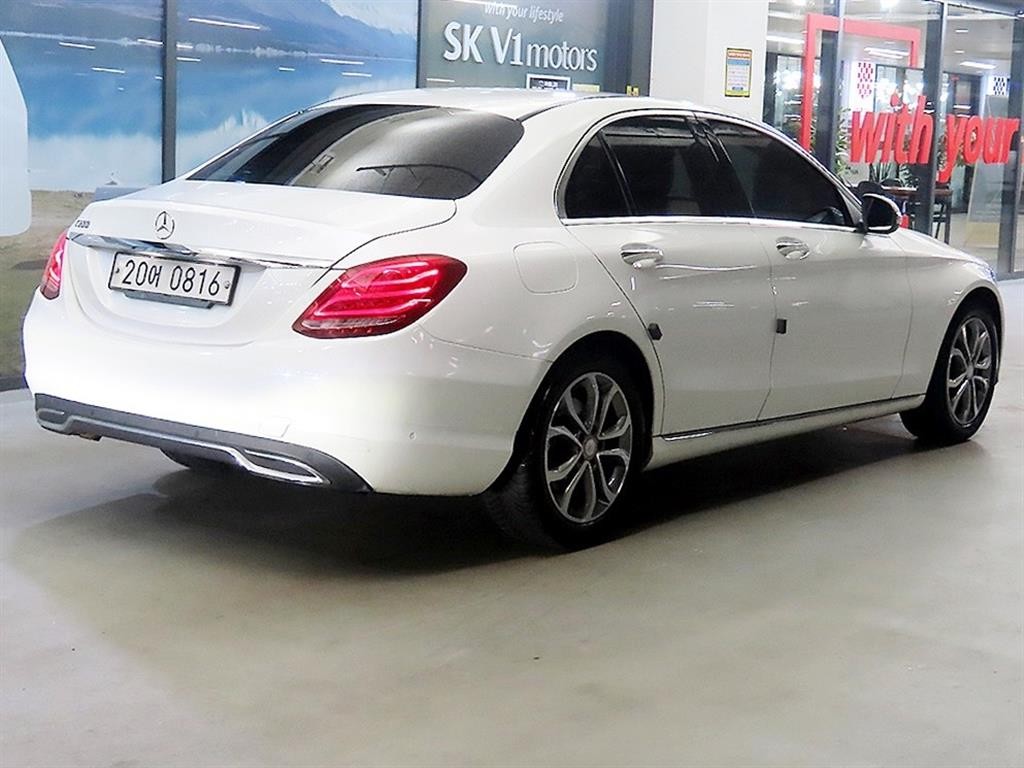 벤츠 C 클래스 C클래스 W205 C200 아방가르드 이미지 4