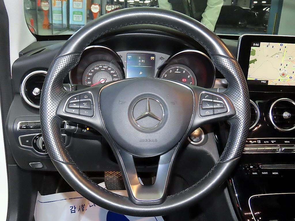 벤츠 C 클래스 C클래스 W205 C200 아방가르드 이미지 8