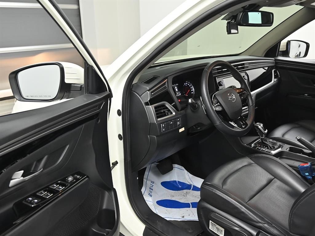 KG모빌리티(쌍용) 코란도 뷰티풀코란도 2WD 디젤 1.6 C5 이미지 11