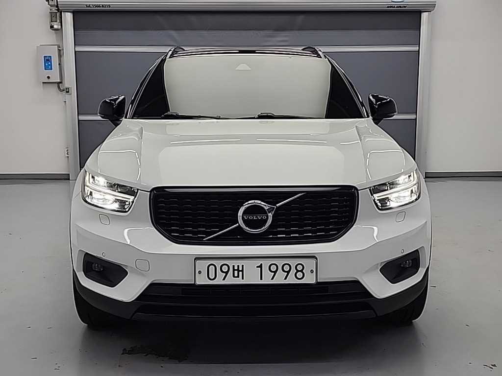 볼보 XC40 T4 4WD R-디자인 이미지 2