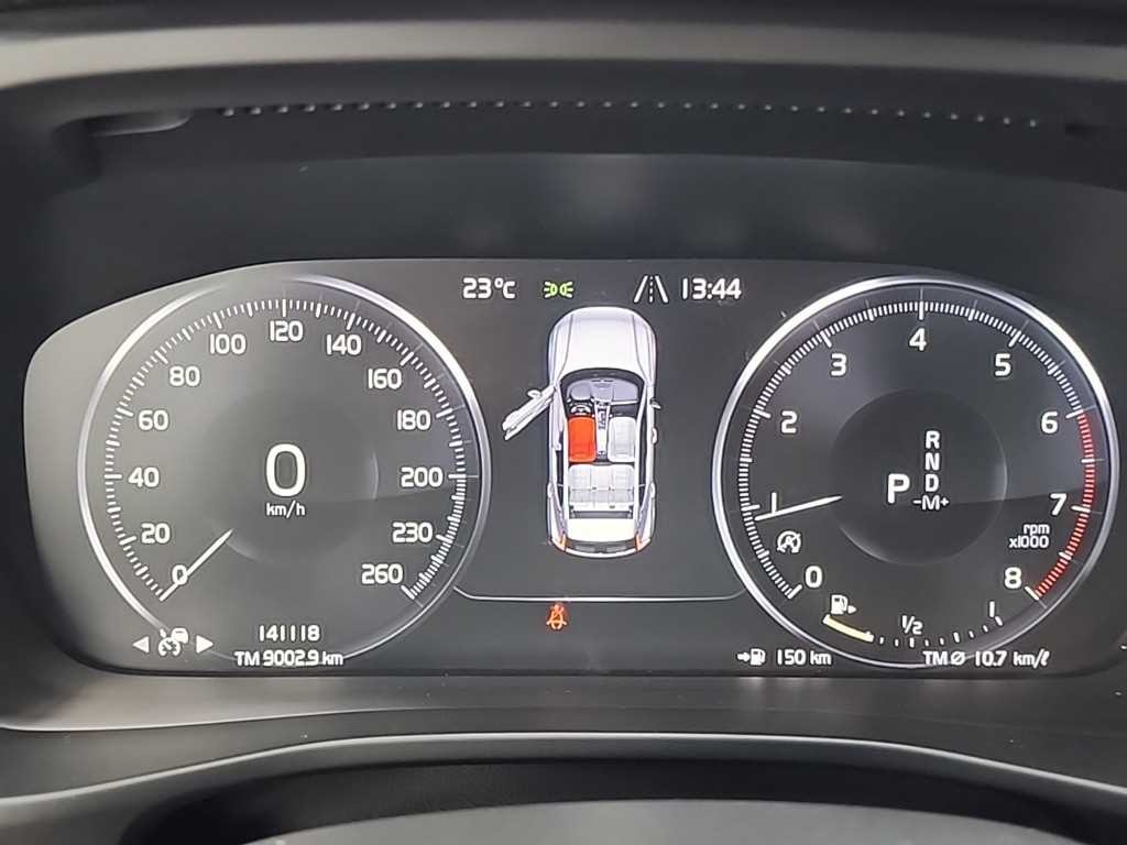 볼보 XC40 T4 4WD R-디자인 이미지 6
