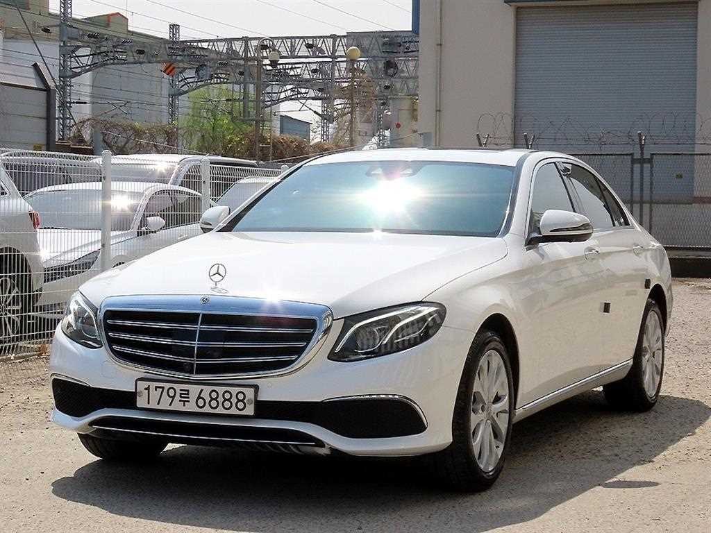 벤츠 E 클래스 E-클래스 W213 E300 4MATIC 익스클루시브 이미지 2