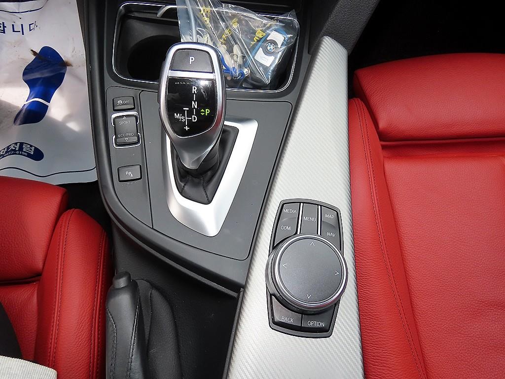 BMW 3시리즈 3시리즈 (F30) 330i M 스포츠 쉐도우 이미지 11