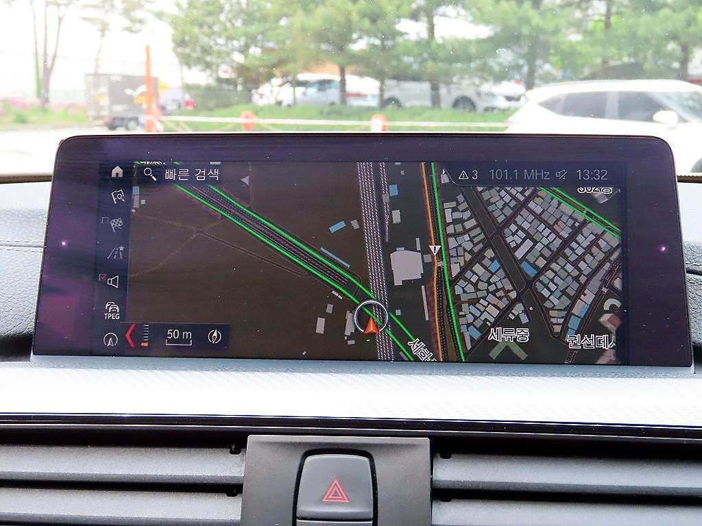 BMW 3시리즈 3시리즈 (F30) 330i M 스포츠 쉐도우 이미지 14