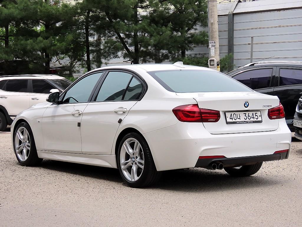 BMW 3시리즈 3시리즈 (F30) 330i M 스포츠 쉐도우 이미지 3