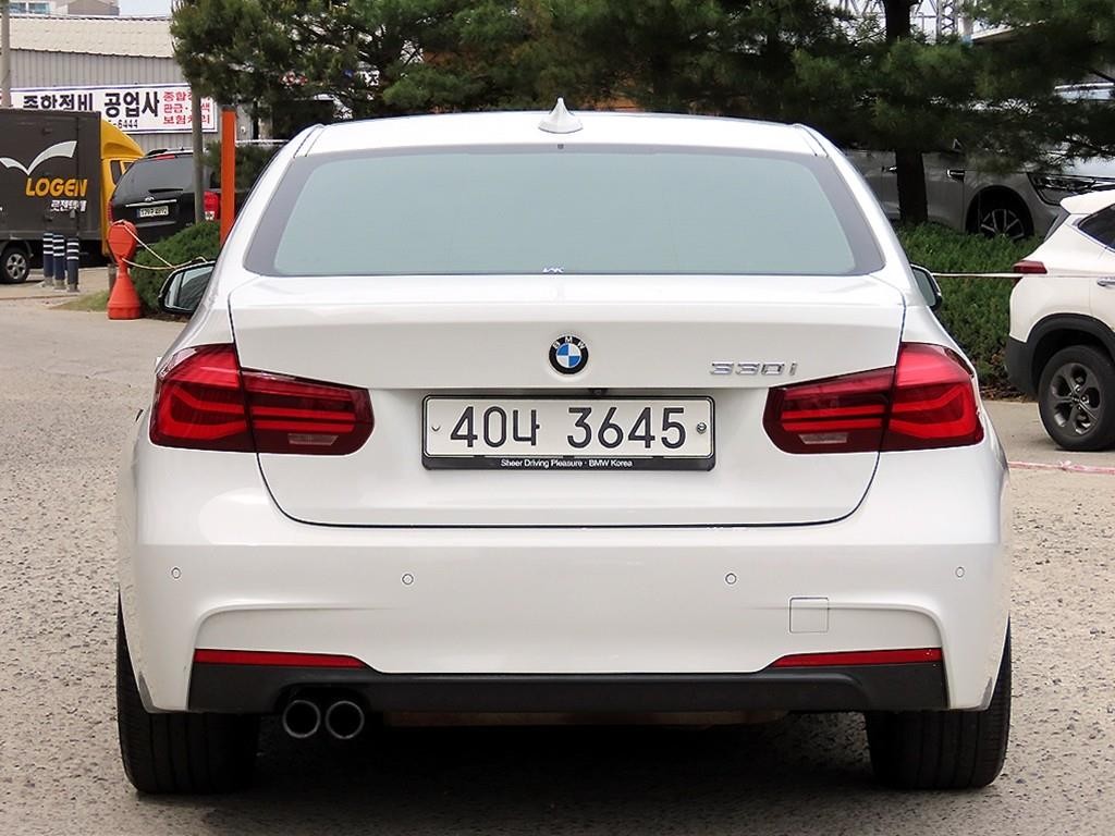 BMW 3시리즈 3시리즈 (F30) 330i M 스포츠 쉐도우 이미지 4