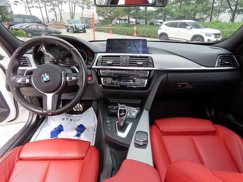 BMW 3시리즈 3시리즈 (F30) 330i M 스포츠 쉐도우 이미지 7