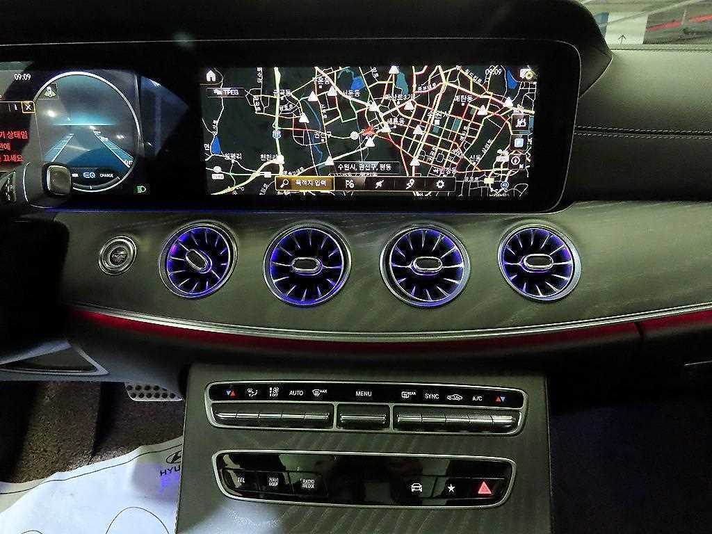 벤츠 E 클래스 E-클래스 W213 E450 4MATIC 쿠페 이미지 11