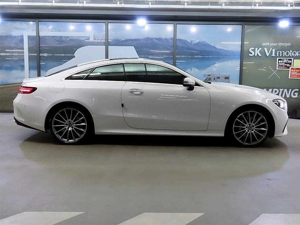벤츠 E 클래스 E-클래스 W213 E450 4MATIC 쿠페 이미지 3