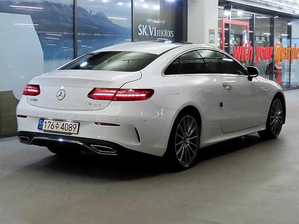 벤츠 E 클래스 E-클래스 W213 E450 4MATIC 쿠페 이미지 4