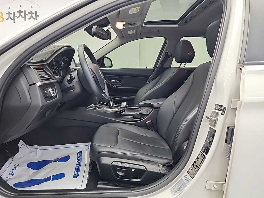 BMW 3시리즈 3시리즈 (F30) 320d xDrive 이미지 11