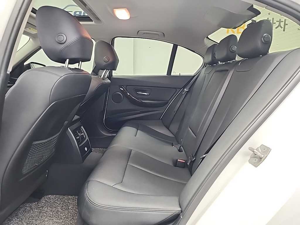BMW 3시리즈 3시리즈 (F30) 320d xDrive 이미지 12