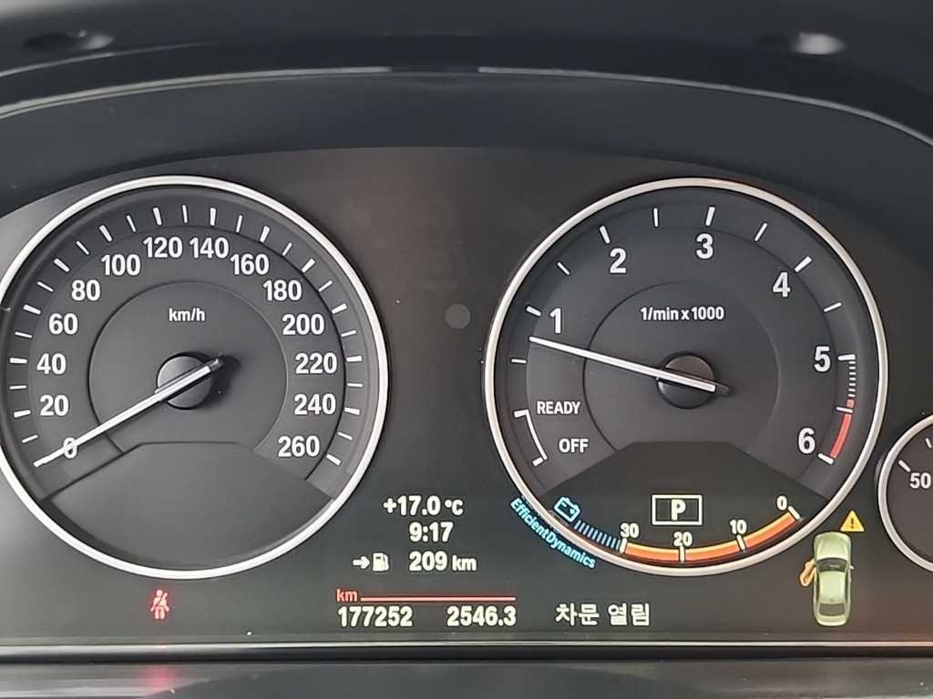 BMW 3시리즈 3시리즈 (F30) 320d xDrive 이미지 6