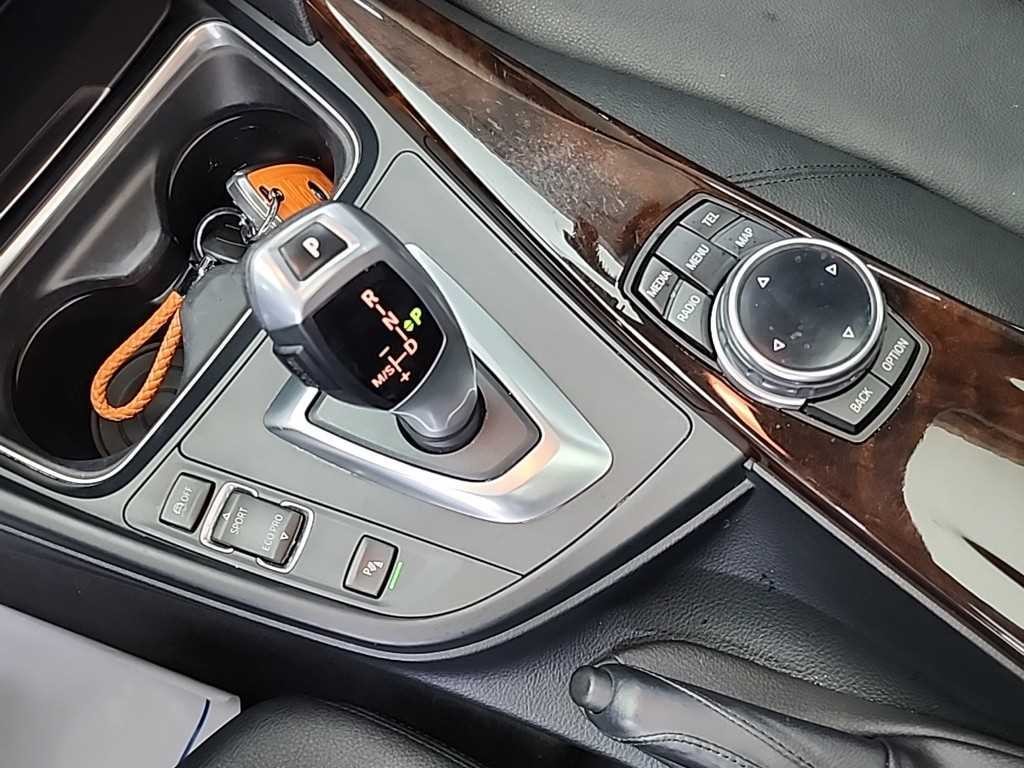 BMW 3시리즈 3시리즈 (F30) 320d xDrive 이미지 8
