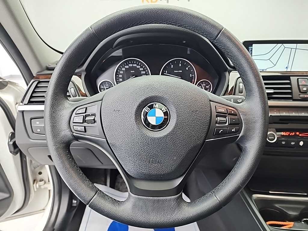 BMW 3시리즈 3시리즈 (F30) 320d xDrive 이미지 9